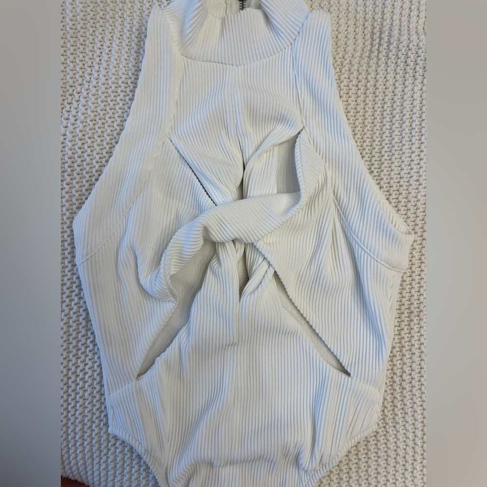 Manière de Voir Ribbed Bodysuit with front cutout details - Picture 3 of 6